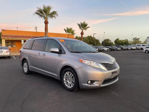 2017 Toyota Sienna XLE