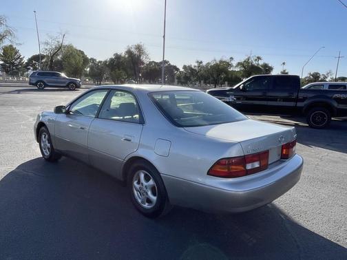 Beige 1997 Lexus ES 300