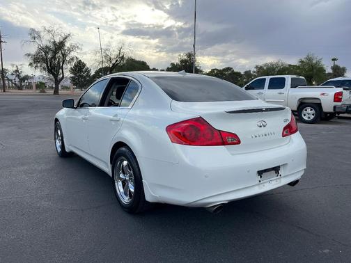 2011 INFINITI G37x Base