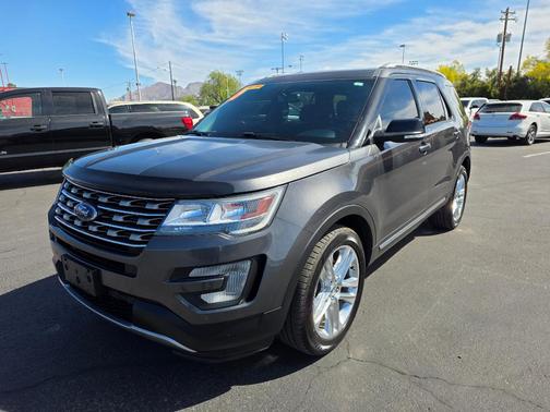 Magnetic Metallic 2017 Ford Explorer XLT