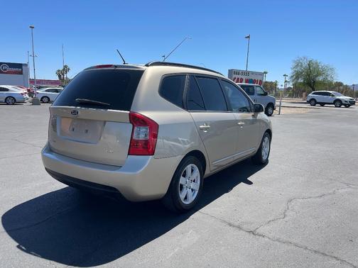 2008 Kia Rondo
