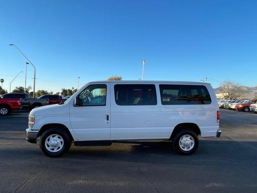 2014 Ford E350 Super Duty XLT