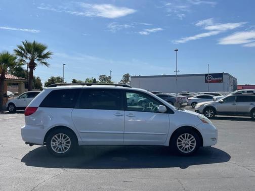 2007 Toyota Sienna XLE