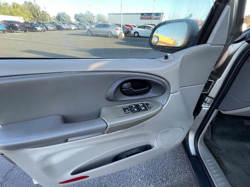 2003 Chevrolet TrailBlazer EXT LS