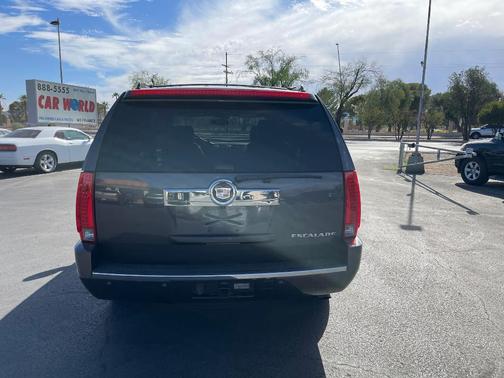 2011 Cadillac Escalade Luxury