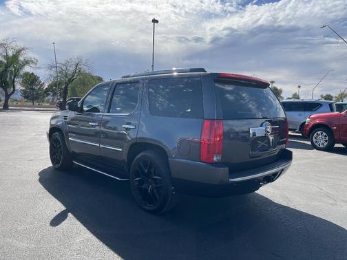 2011 Cadillac Escalade Luxury