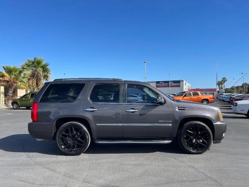 2011 Cadillac Escalade Luxury