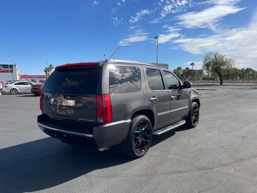 2011 Cadillac Escalade Luxury