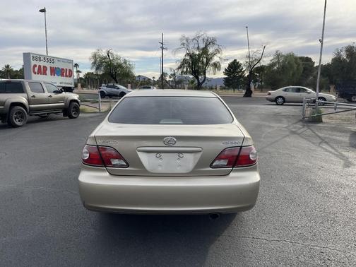 Beige 2004 Lexus ES 330