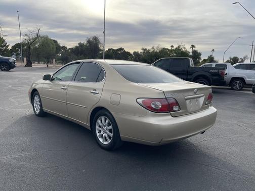 Beige 2004 Lexus ES 330