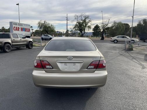 Beige 2004 Lexus ES 330