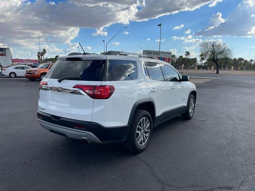2017 GMC Acadia SLE-2