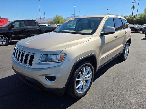 Gold 2014 Jeep Grand Cherokee Laredo