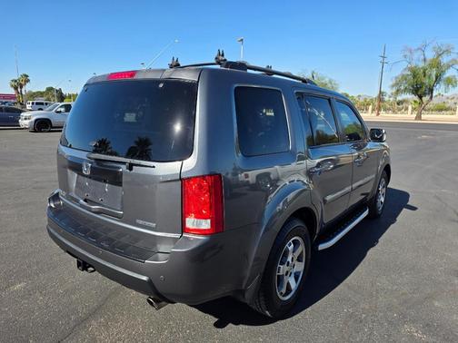 Gray 2011 Honda Pilot Touring