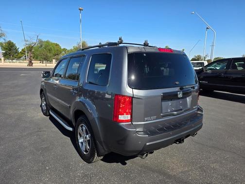 Gray 2011 Honda Pilot Touring