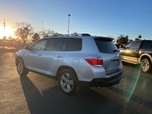 2012 Toyota Highlander SE