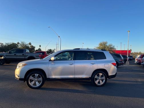 2012 Toyota Highlander SE