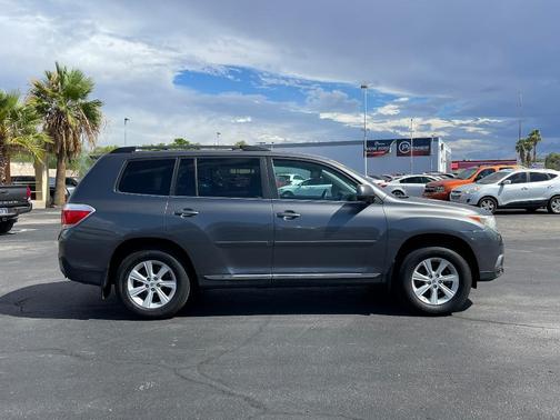 2012 Toyota Highlander SE