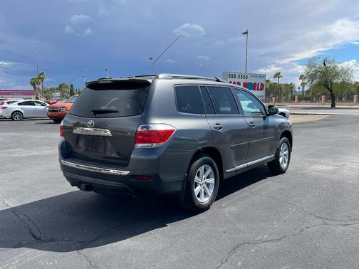 2012 Toyota Highlander SE