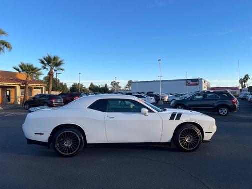 2017 Dodge Challenger SXT
