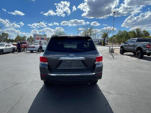 2012 Toyota Highlander SE