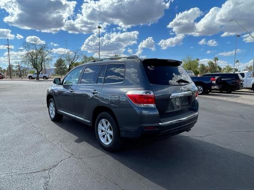 2012 Toyota Highlander SE