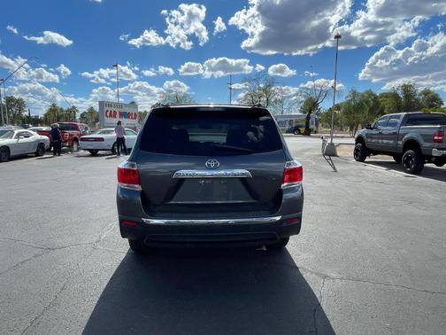 2012 Toyota Highlander SE