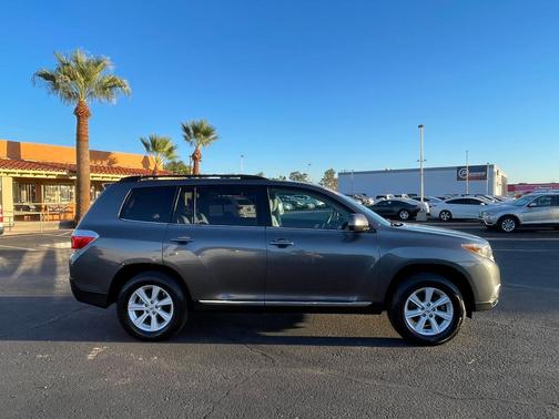 2013 Toyota Highlander SE