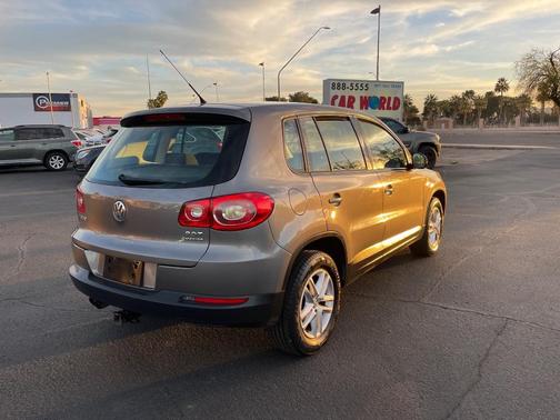 2011 Volkswagen Tiguan SE