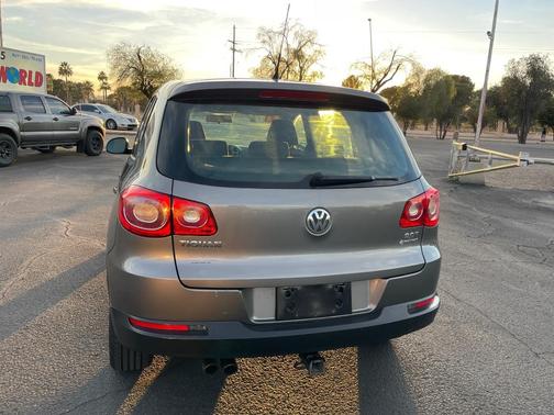 2011 Volkswagen Tiguan SE