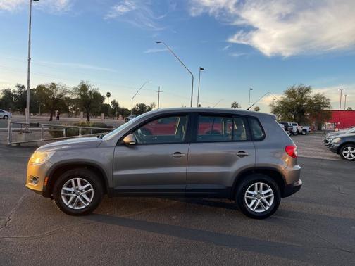 2011 Volkswagen Tiguan SE