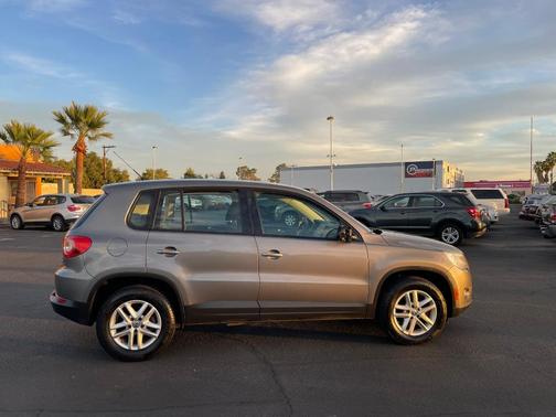 2011 Volkswagen Tiguan SE