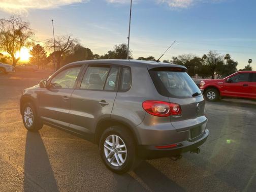 2011 Volkswagen Tiguan SE