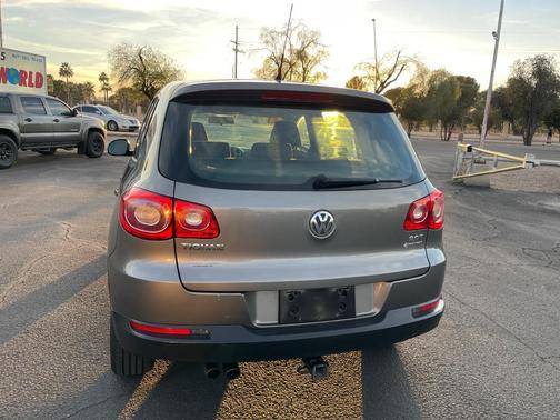 2011 Volkswagen Tiguan SE