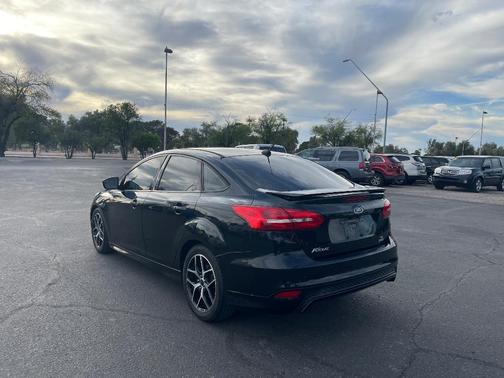 Black 2015 Ford Focus SE
