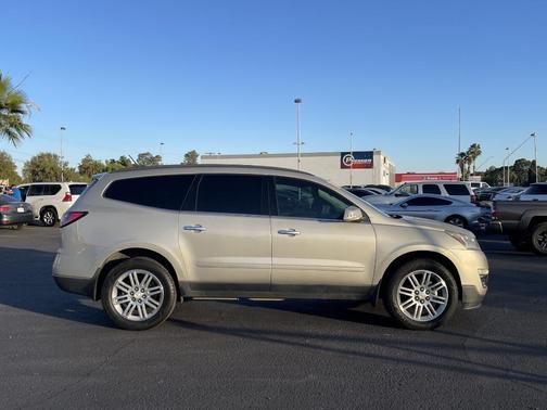 Champagne Silver 2014 Chevrolet Traverse 1LT