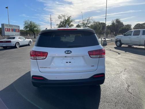 2016 Kia Sorento LX