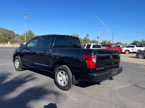 Magnetic Black Metallic 2019 Nissan Titan S