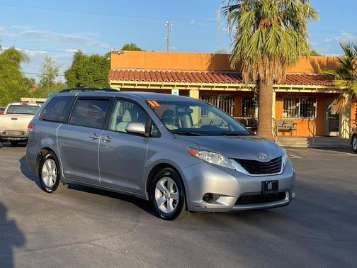 2011 Toyota Sienna LE