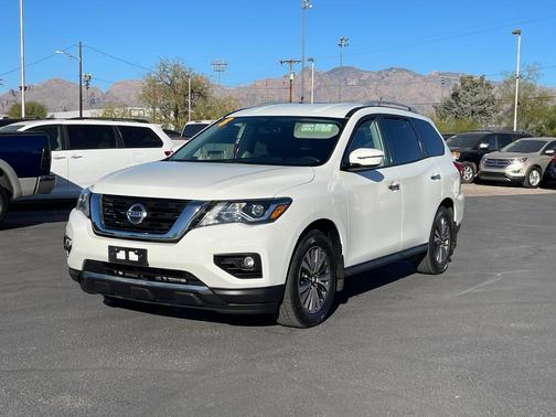2018 Nissan Pathfinder SV