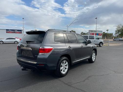2013 Toyota Highlander SE