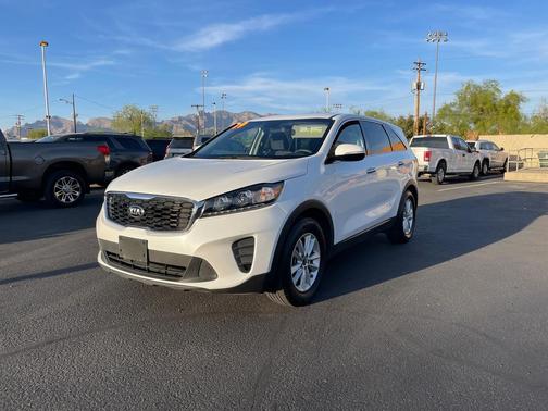 Snow White Pearl 2019 Kia Sorento LX