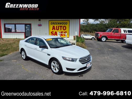 2017 Ford Taurus SE