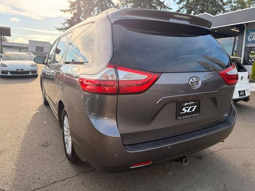 2015 Toyota Sienna XLE