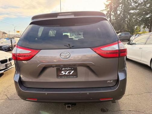 2015 Toyota Sienna XLE