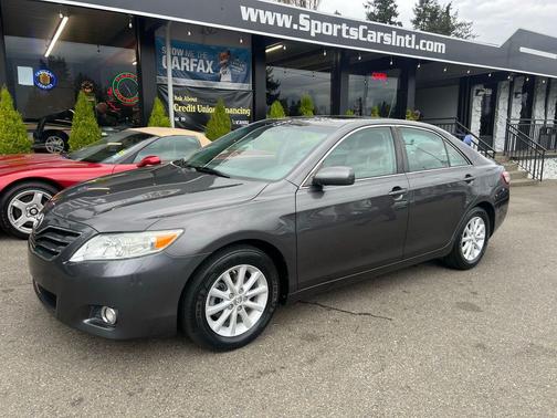 Magnetic Gray Metallic 2011 Toyota Camry XLE