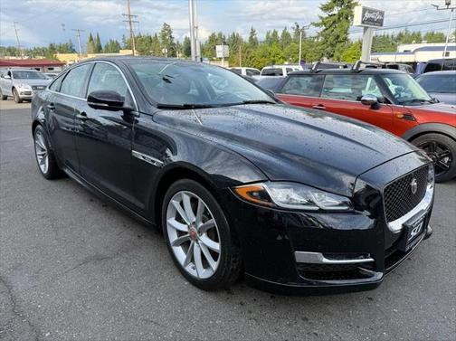 2016 Jaguar XJ XJ R-Sport