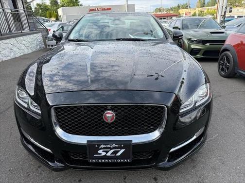 2016 Jaguar XJ XJ R-Sport