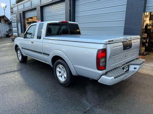 2004 Nissan Frontier XE King Cab