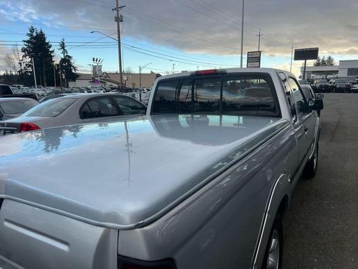 2004 Nissan Frontier XE King Cab
